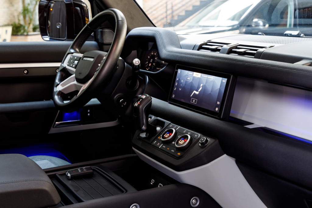 Land Rover Defender First Edition D240 2020 photo 38