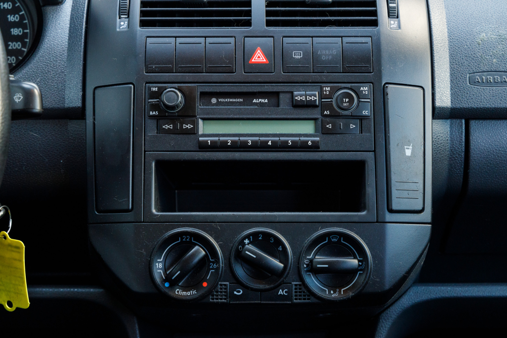 Volkswagen Polo 2004 фото 6