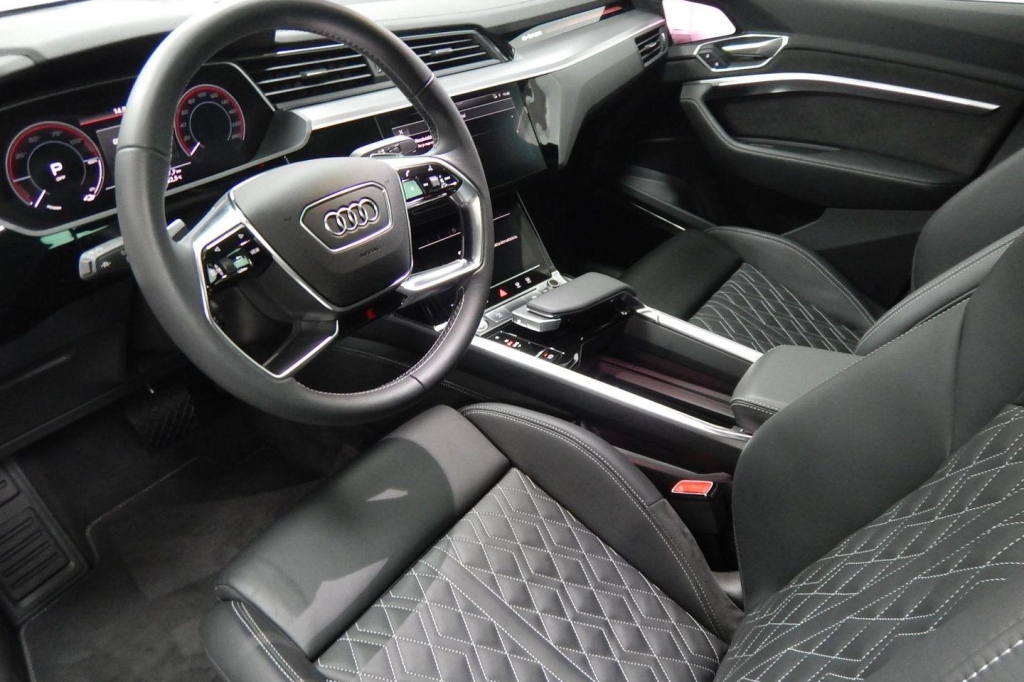 Audi e-tron Sportback 2020 фото 4