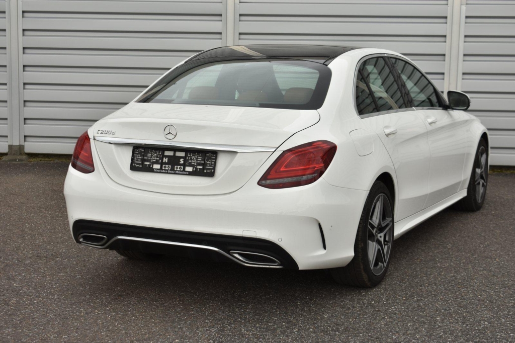 Mercedes-AMG C-Klasse 2019 фото 3