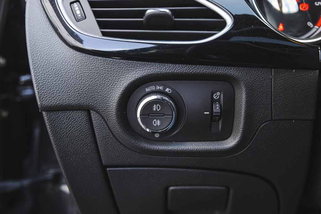 Opel Astra K 2016 photo 16