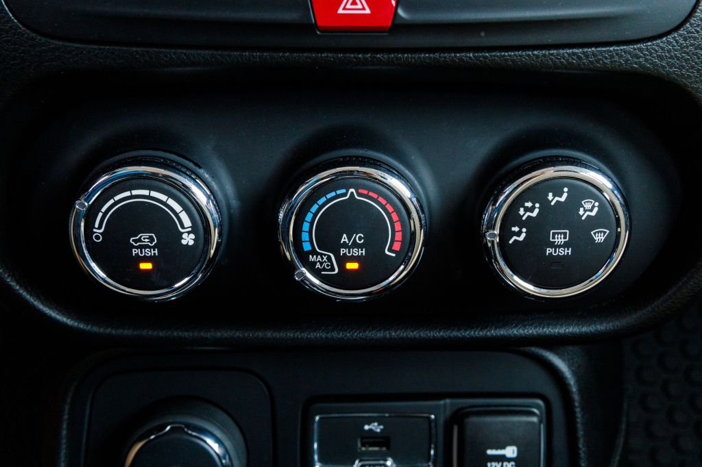 Jeep Renegade Sport 4x4 2015 photo 12