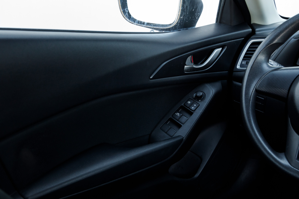 Mazda 3 SV 2014 photo 4