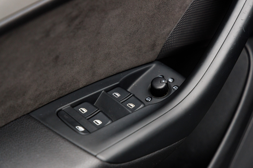 Audi Q3 2012 фото 22