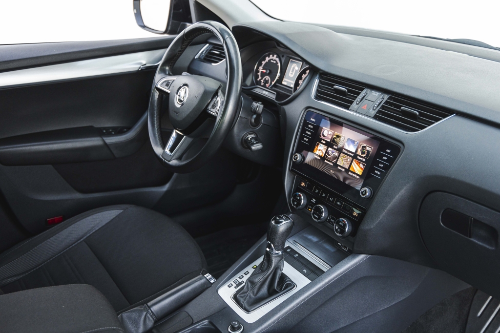 Skoda Octavia 2018 фото 27