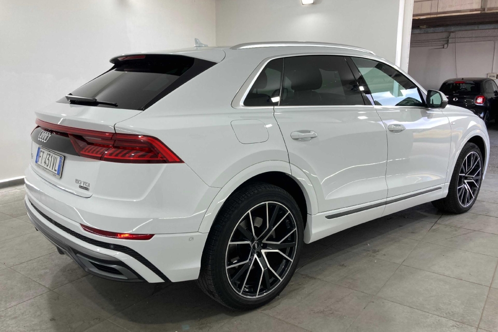 Audi Q8 2019 photo 8