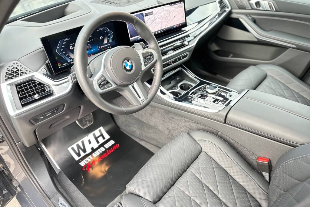 BMW X5 M60i 2024 photo 11