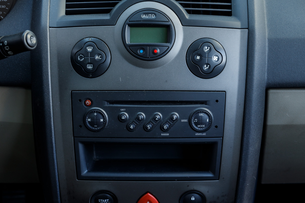 Renault Megane 2007 photo 10