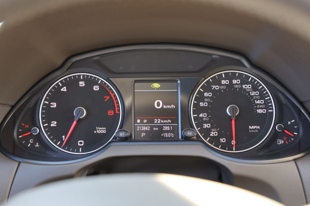 Audi Q5 2012 фото 22