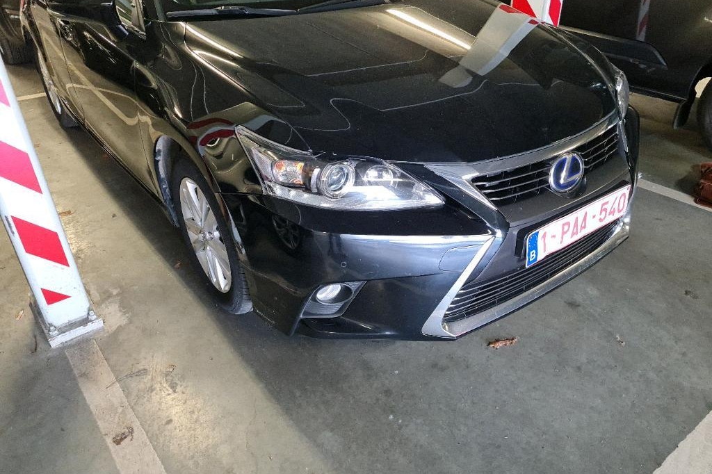 Lexus CT 200h 2016 photo 27