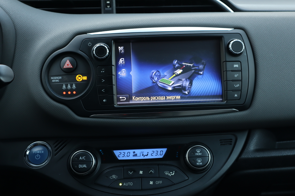 Toyota Yaris photo 10