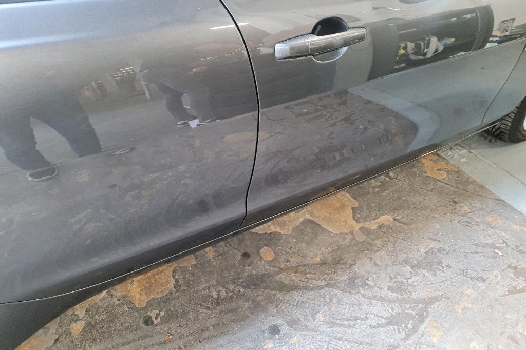 Jaguar XE 2016 photo 24