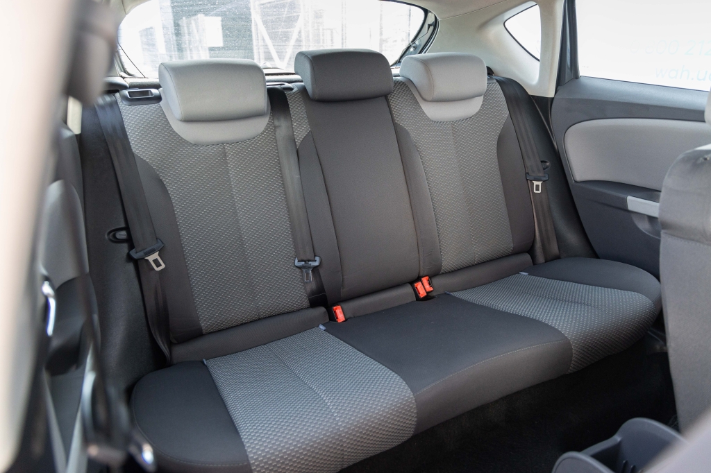 SEAT Leon 2006 фото 21