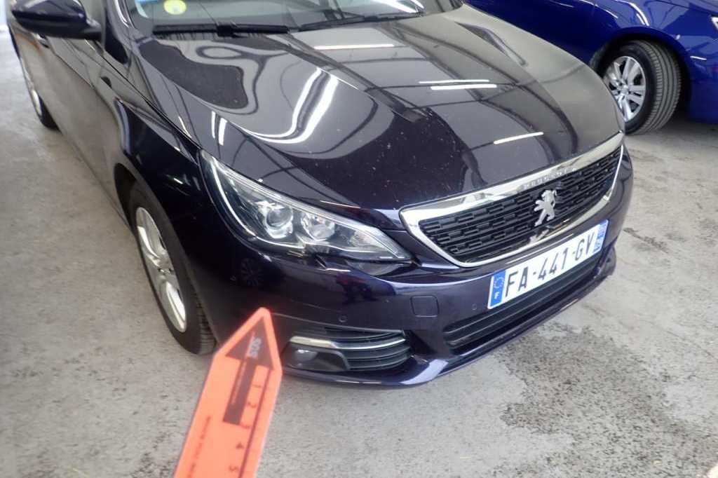 Peugeot 308 2018 фото 27