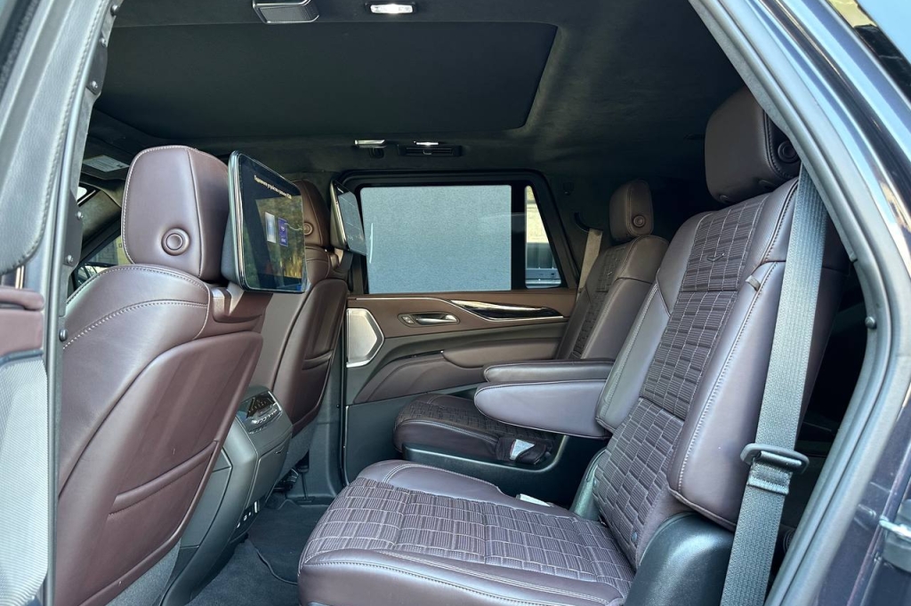 Cadillac Escalade Platinum 4WD 2022 фото 22