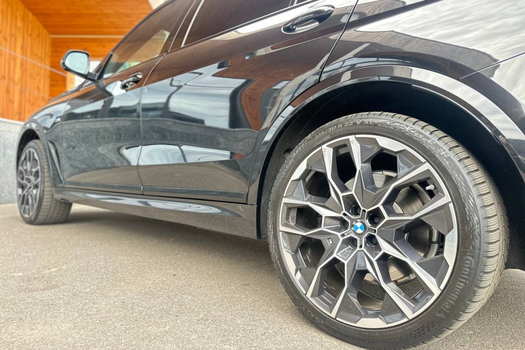 BMW X7 40d 2024 фото 6