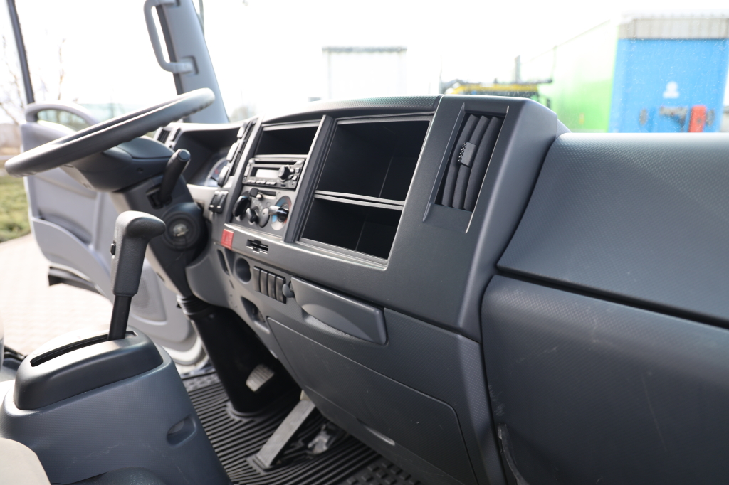 Isuzu NPR 2019 фото 34