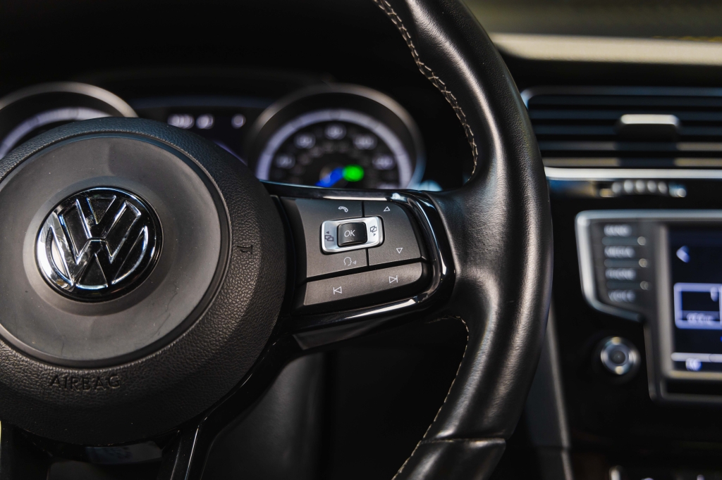 Volkswagen Golf R 2017 photo 23