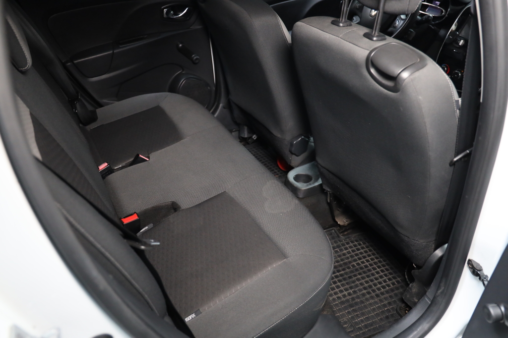 Renault Clio 2015 фото 17