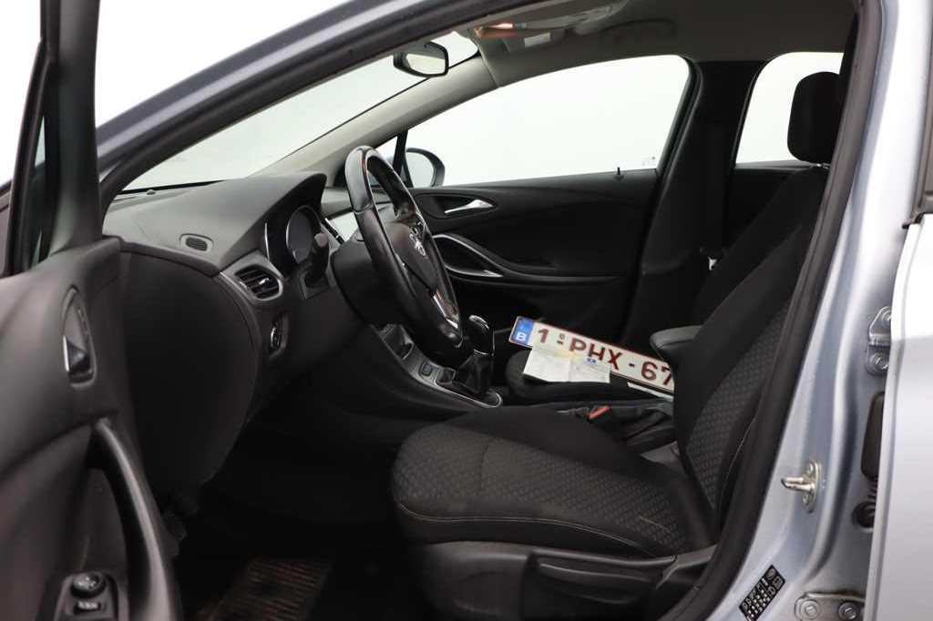 Opel Astra Sports Tourer 2016 фото 6