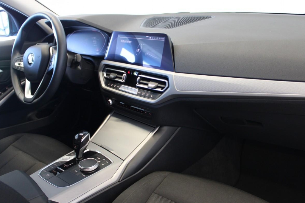 BMW 3er Touring 2019 photo 2