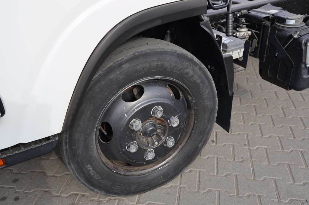 Isuzu NPR 2019 фото 17