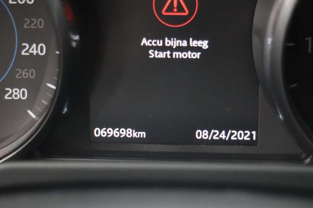 Jaguar XF 2017 фото 7