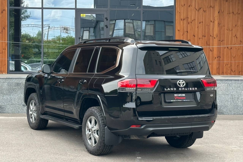 Toyota Land Cruiser 300 VX BR6 Armor 2022 фото 3
