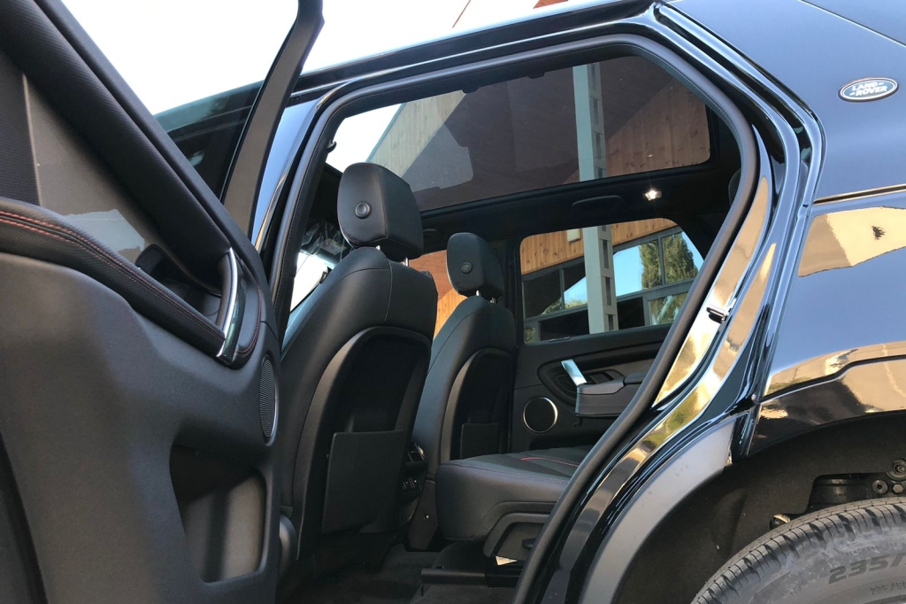 Land Rover Discovery Sport 2020 фото 17