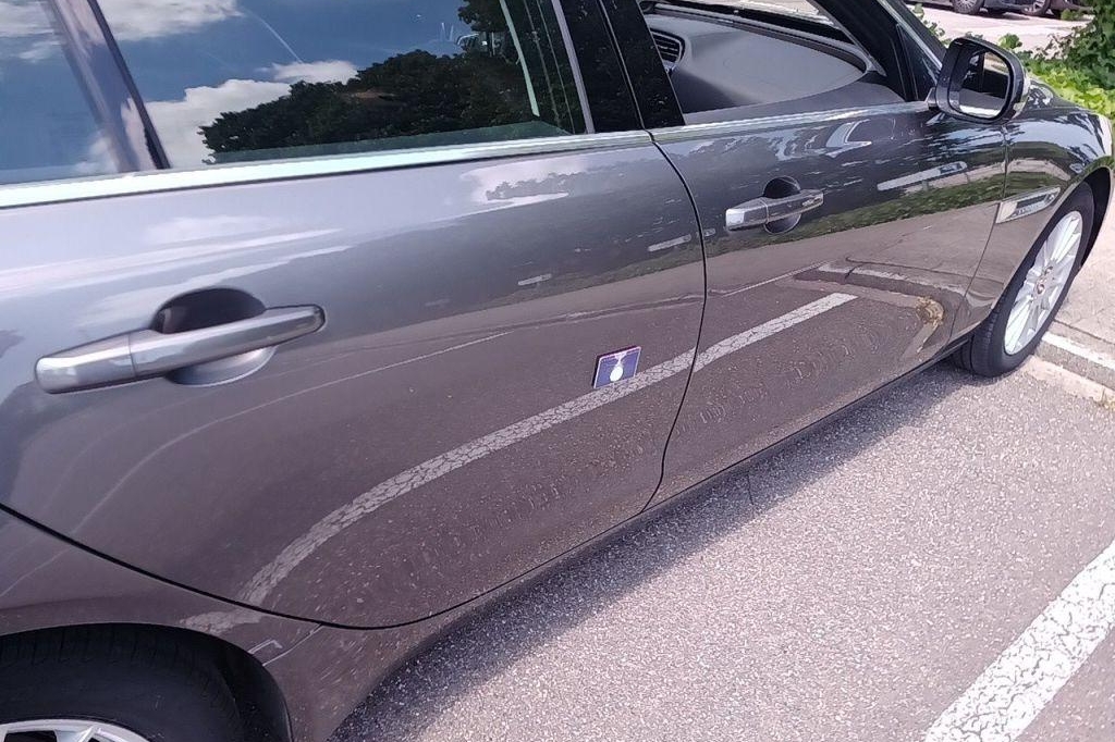 Jaguar XE 2015 фото 38