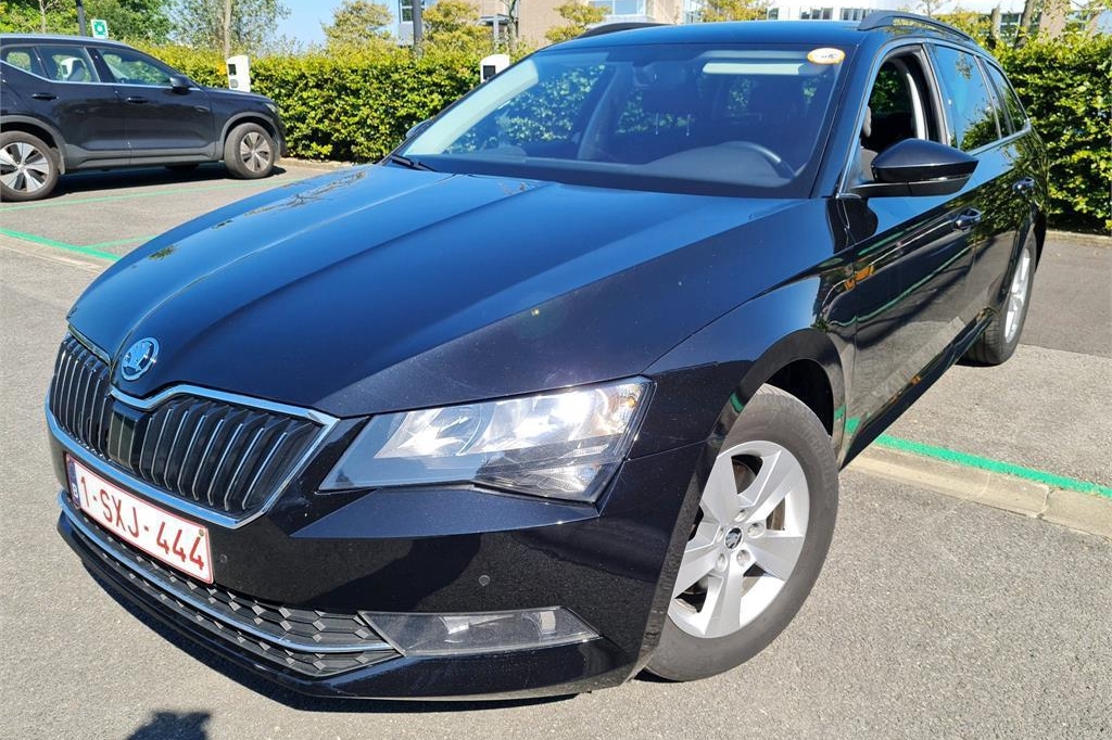 Skoda Superb Combi 2017 photo 4