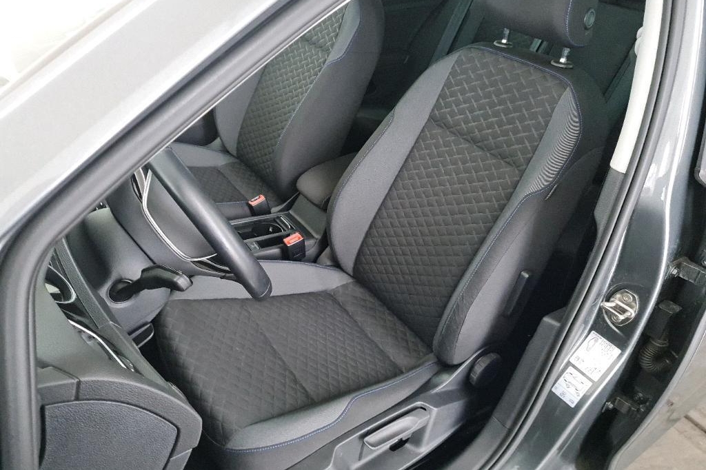 Volkswagen Golf 2019 фото 18