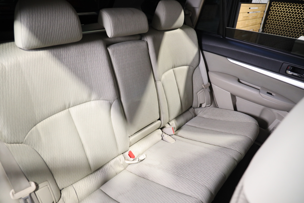 Subaru Outback 2012 photo 16