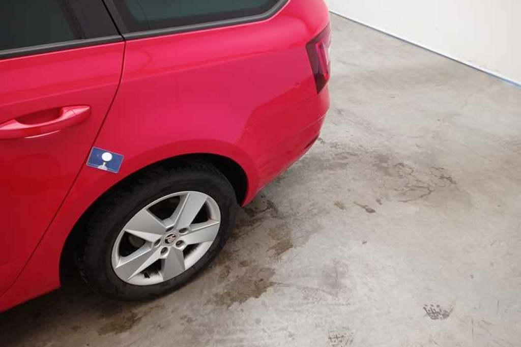 Skoda Octavia Combi 2018 photo 30