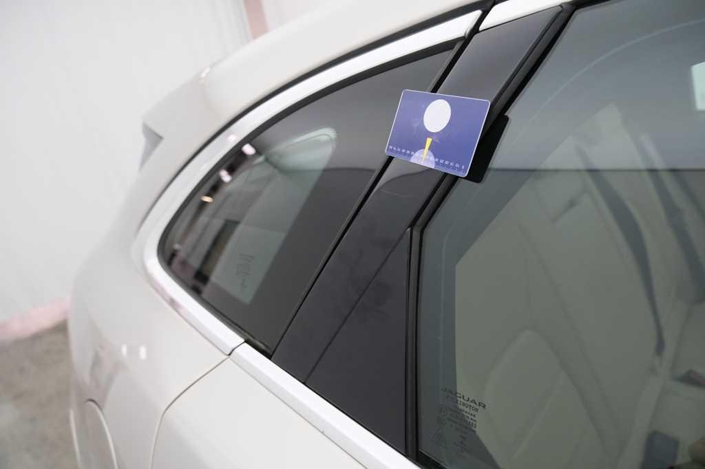 Jaguar F-Pace 2016 фото 53