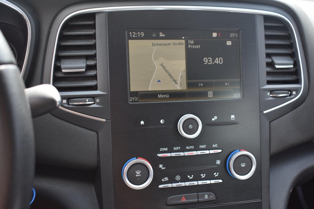 Renault Megane Grandtour 2018 photo 2