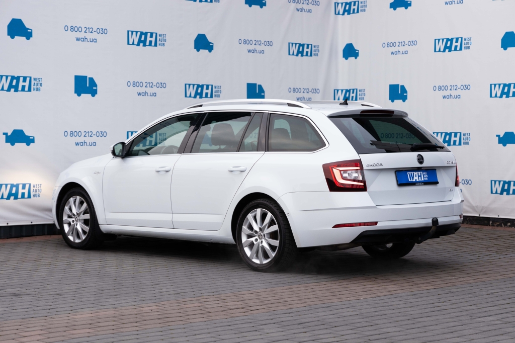 Skoda Octavia Laurin & Klement 2020 photo 11