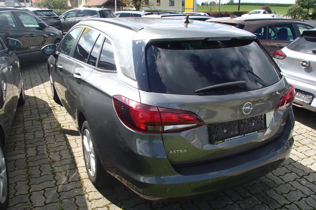 Opel Astra Sports Tourer 2017 фото 2