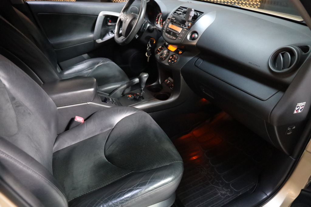 Toyota RAV4 2011 photo 30