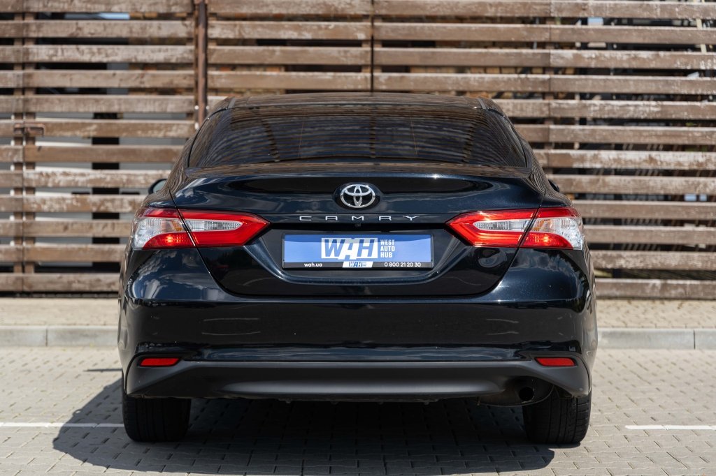 Toyota Camry 2018 фото 9