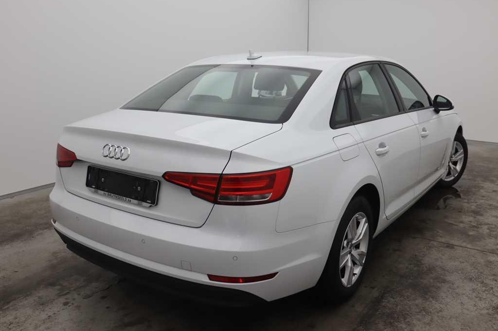 Audi A4 2016 фото 1