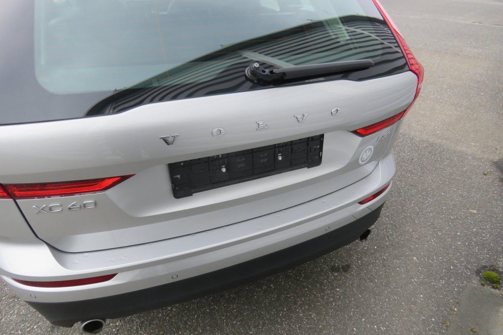 Volvo XC60 2020 фото 13