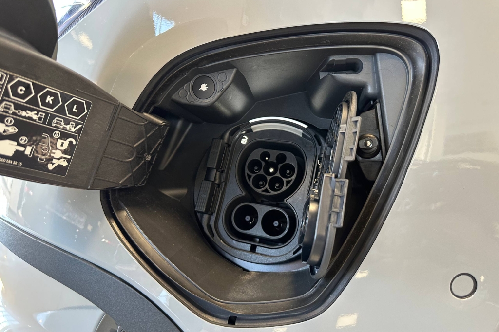 Mercedes-Benz EQV Long 2025 фото 17