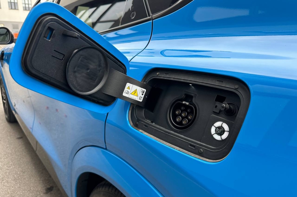 Ford Mustang Mach-E GT 2022 photo 8