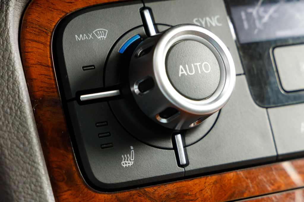 Volkswagen Touareg 2012 photo 3