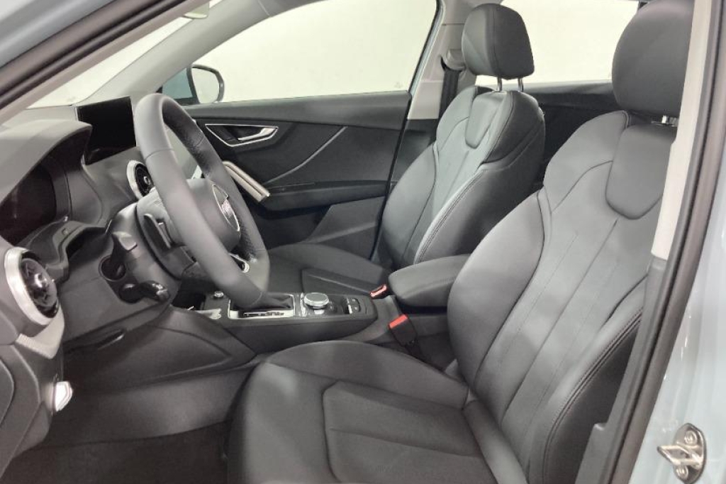 Audi Q2 2021 фото 5