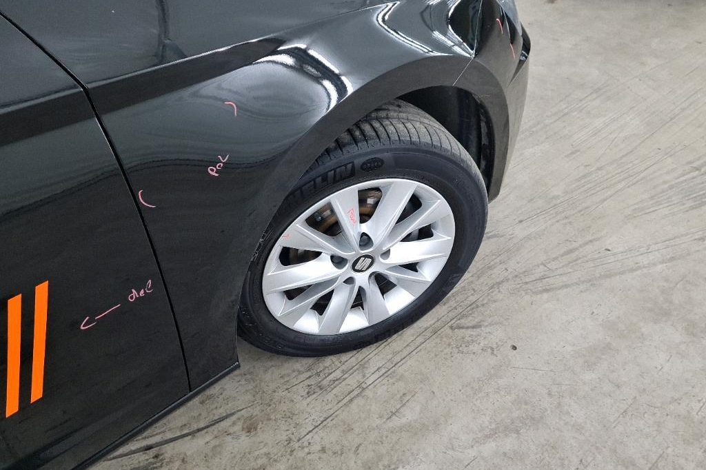 SEAT Leon 2018 фото 30