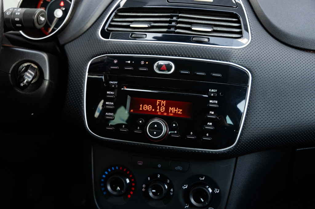 Fiat Punto Evo 2011 фото 20