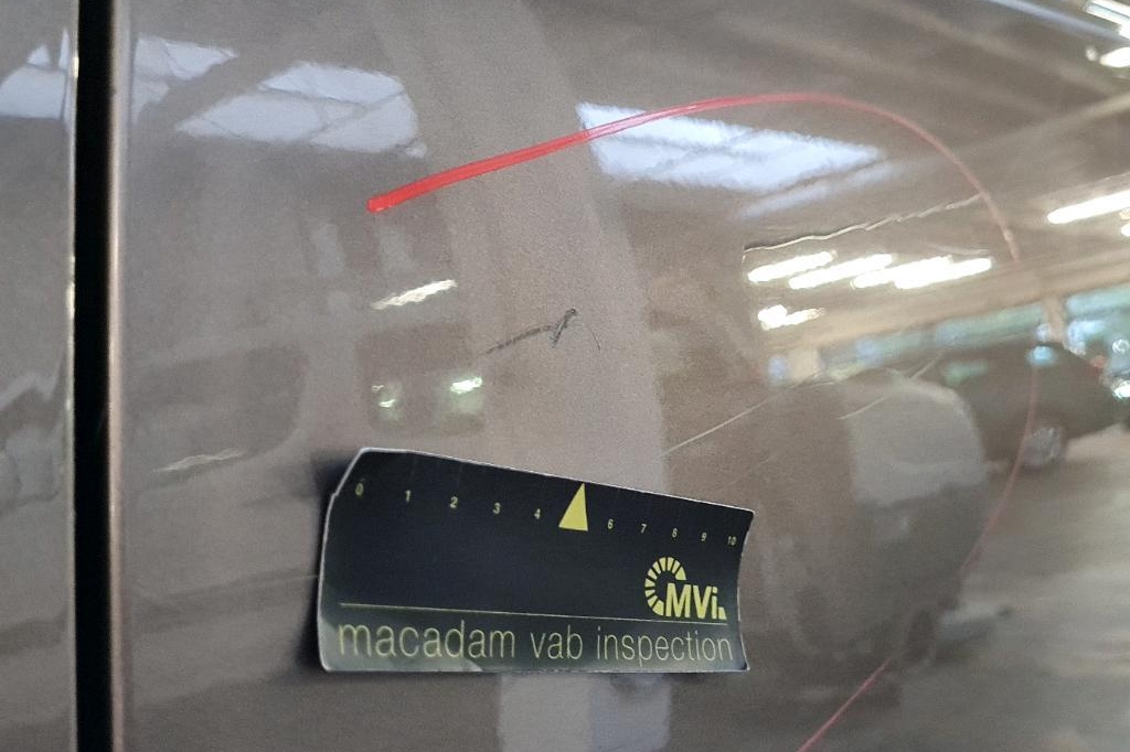 Land Rover Discovery Sport 2017 photo 13