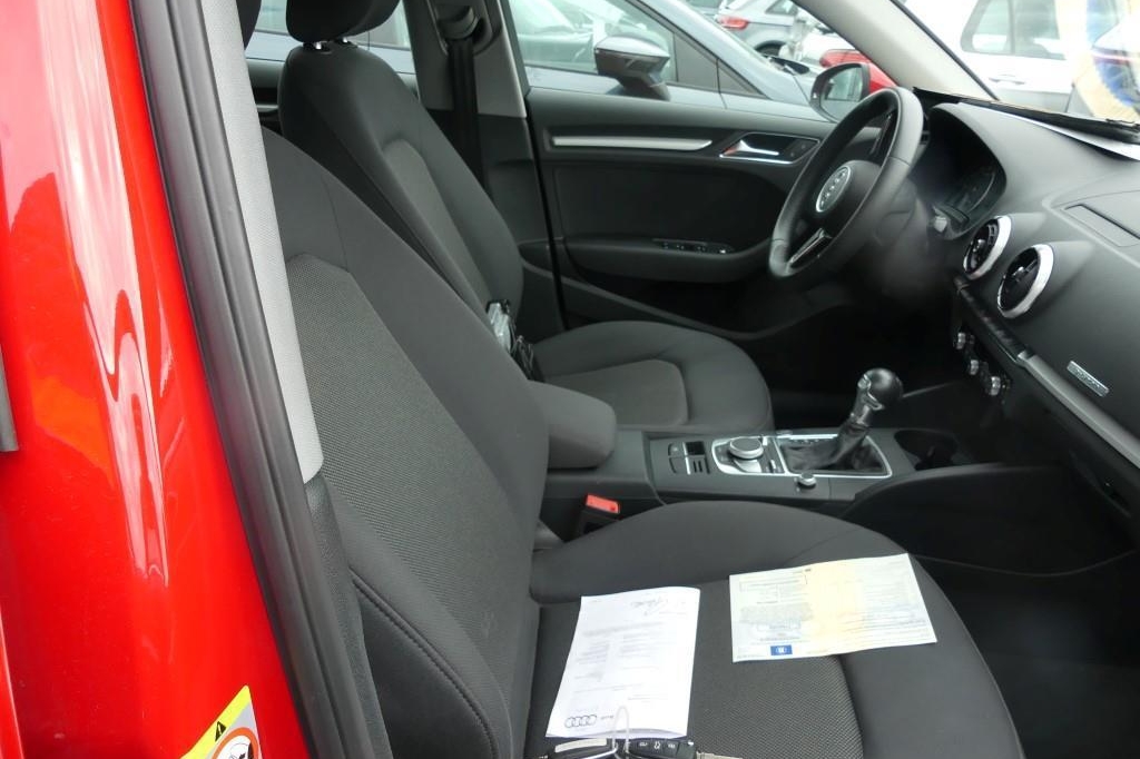 Audi A3 Sportback 2018 фото 3